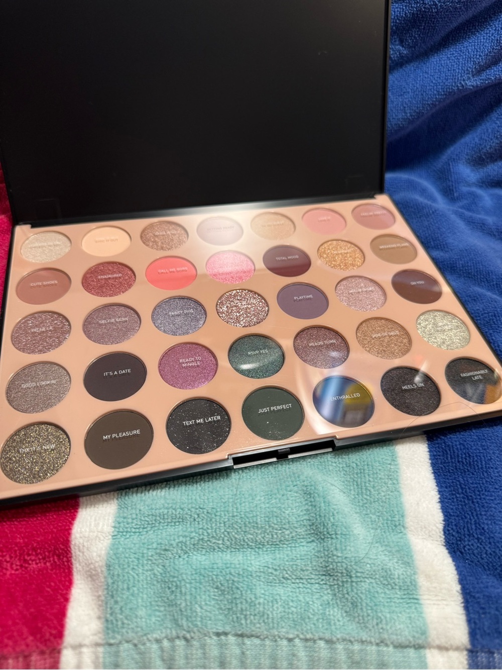 Neutral & Glitter Eyeshadow Palette - Multi Neutral Shades